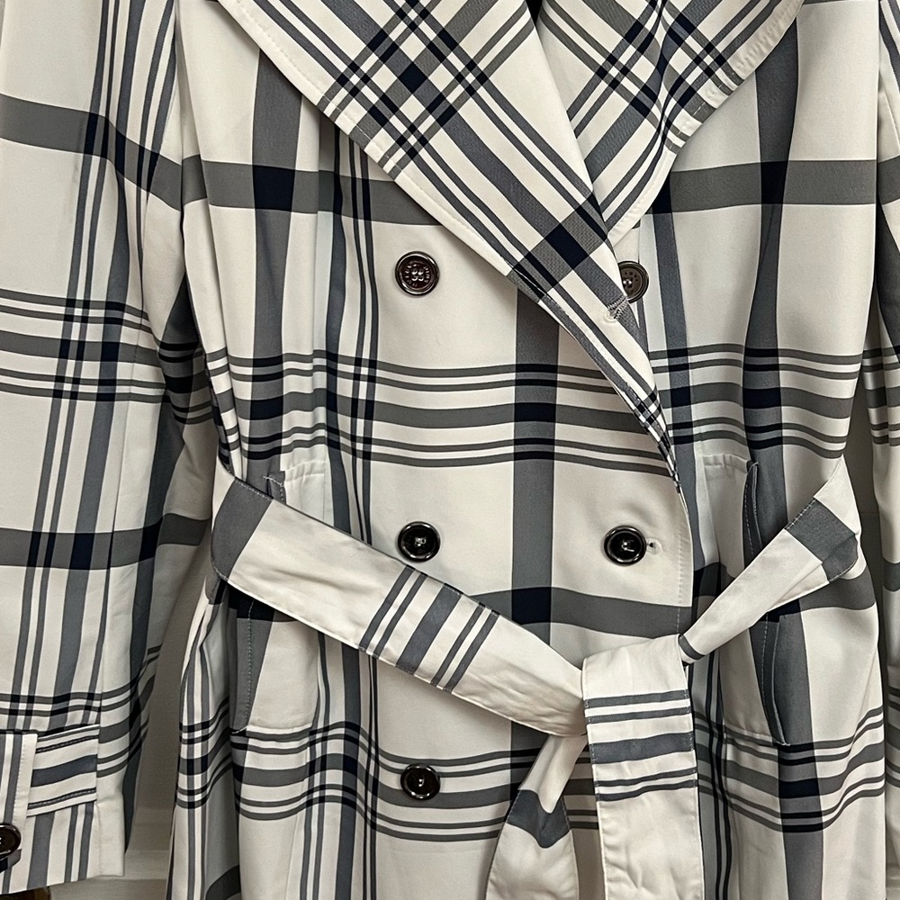 Beautiful plaid trench coat - Picture 3 of 7